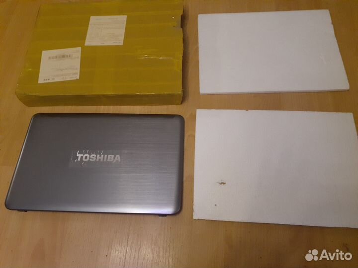 Крышка матрицы ноутбука Toshiba Satellite С850