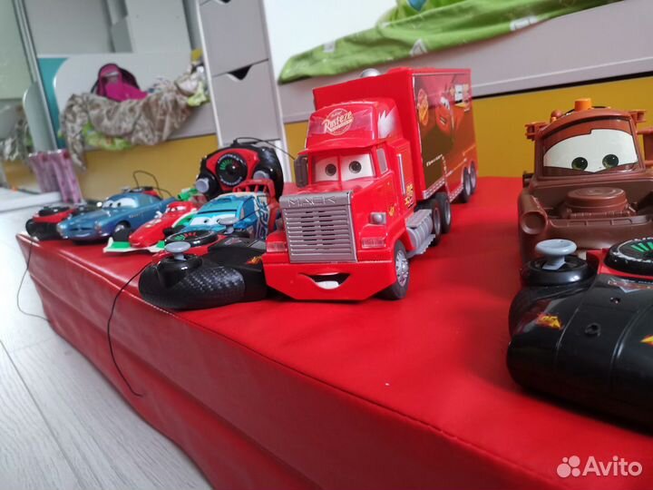 Коллекция машинок серии Тачки