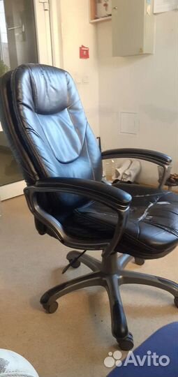 Офисная мебель кресло
