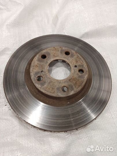 Тормозные диски на Харриер 1998 передние