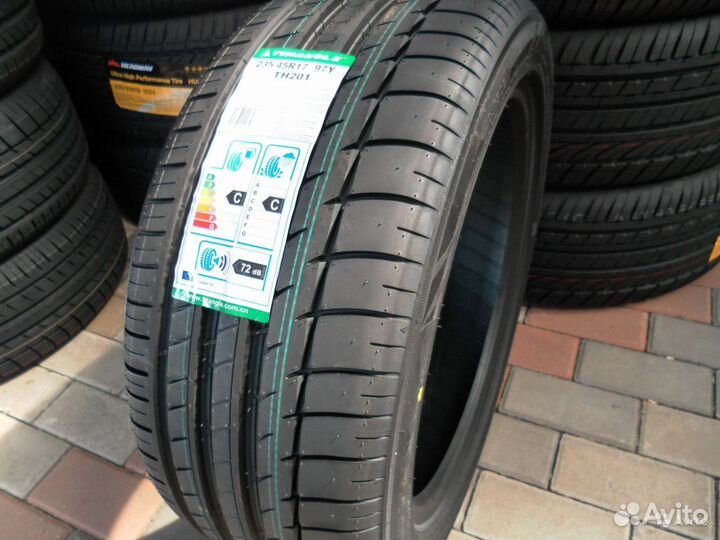 Triangle Sports TH201 245/35 R18 93W