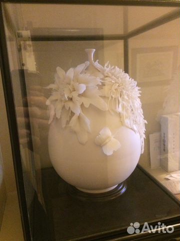 Ваза фарфоровая