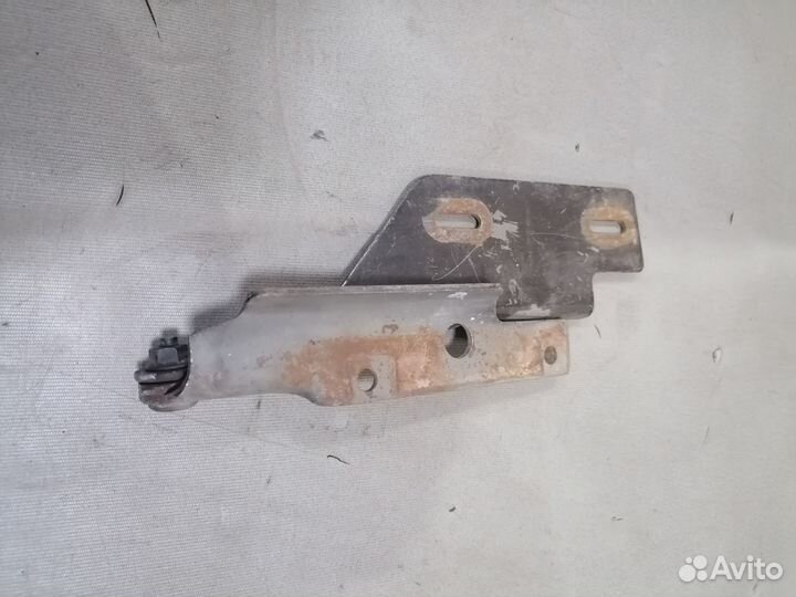 Петля капота левая Ford Taurus 2 1992-1996