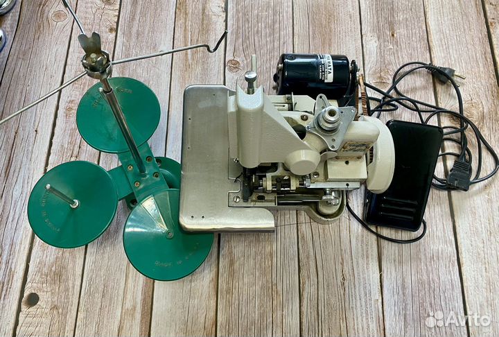 Швейная машина оверлок