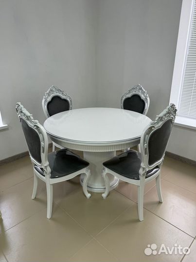 Стол и стулья от производителя. В наличии