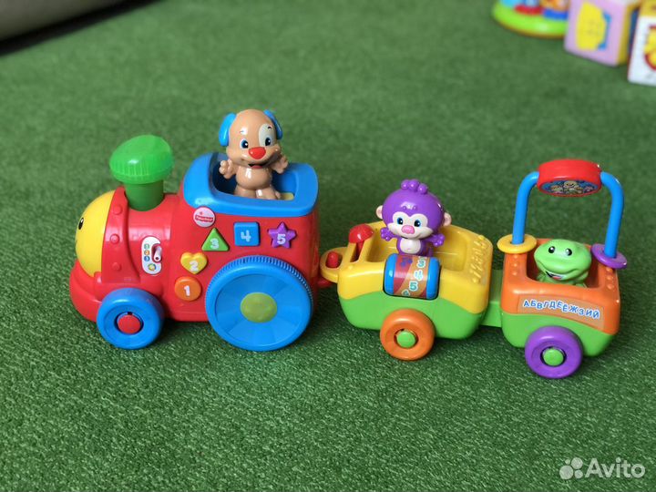 Паровозик fisher-price Смейся и учись
