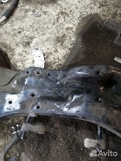 Подрамник передний mitsubishi lancer 9