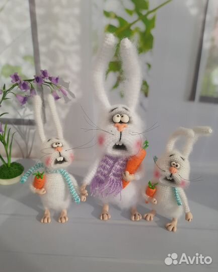 Зайка удивляшка вязаная