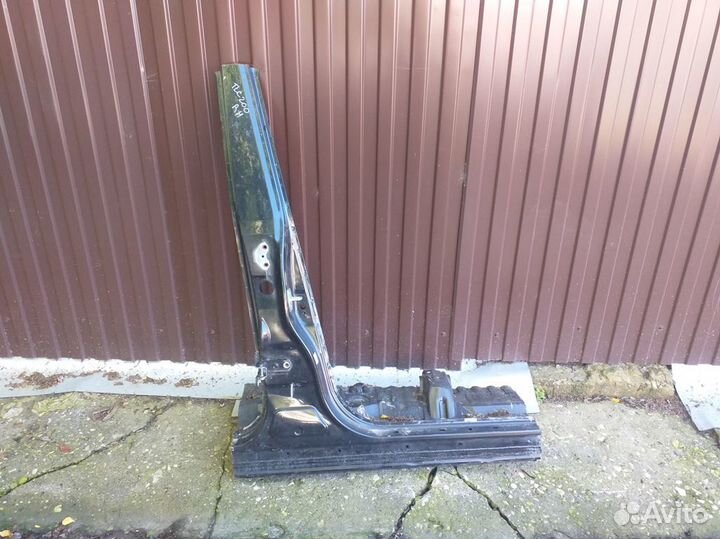 Порог правый Toyota Land Cruiser 200