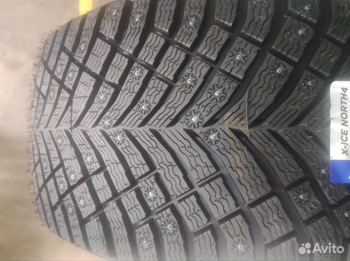 Michelin X-Ice North 4 245/45 R19