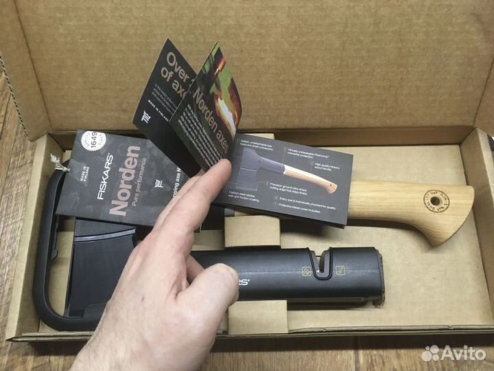 Топор Fiskars N7 набор с точилкой