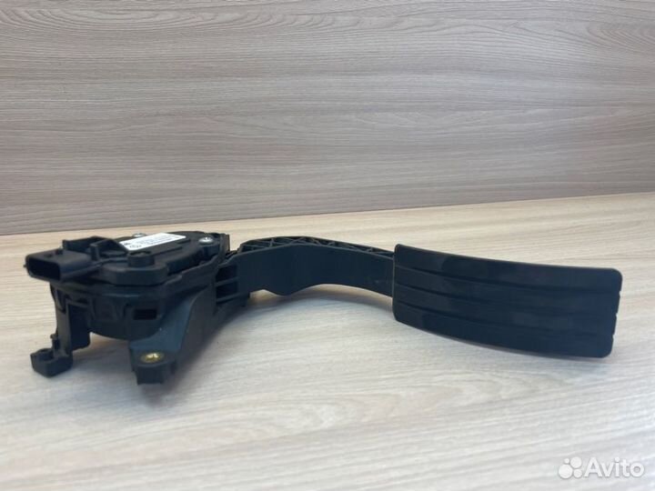 Педаль газа Renault Sandero Stepway