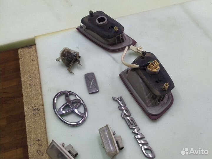 Стопари Тойота premio