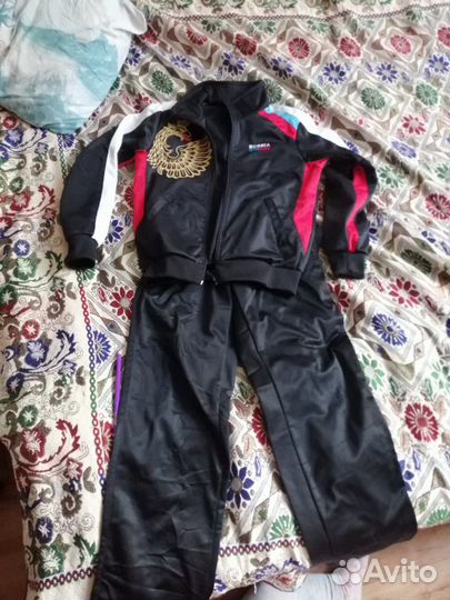 Костюм спортивный