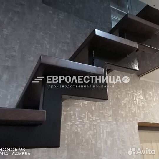 Лестница из металла