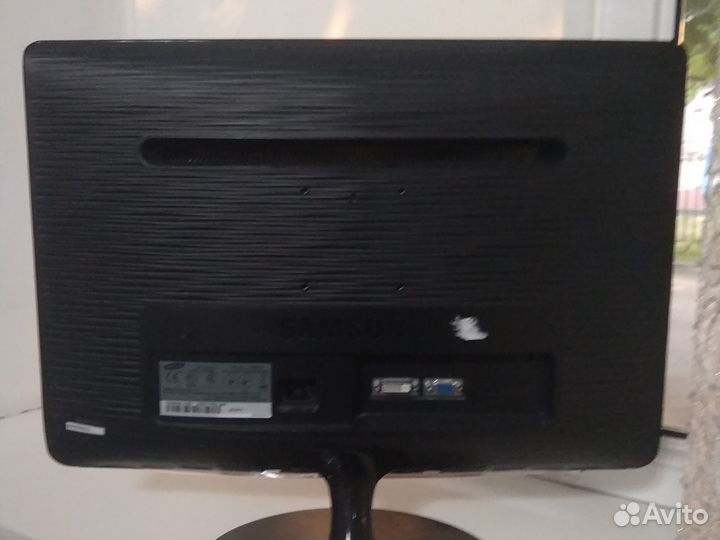 Монитор Samsung