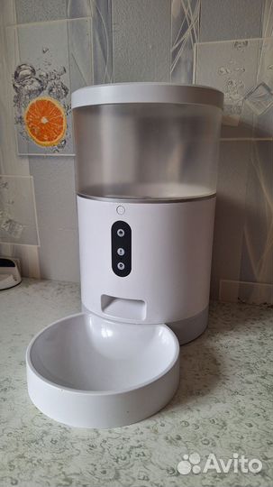 Умная автоматическая кормушка для животных