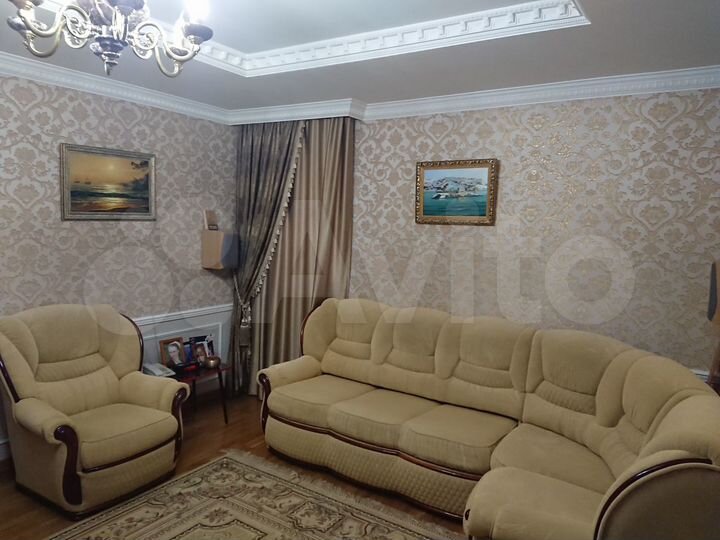 2-к. квартира, 92 м², 2/4 эт.