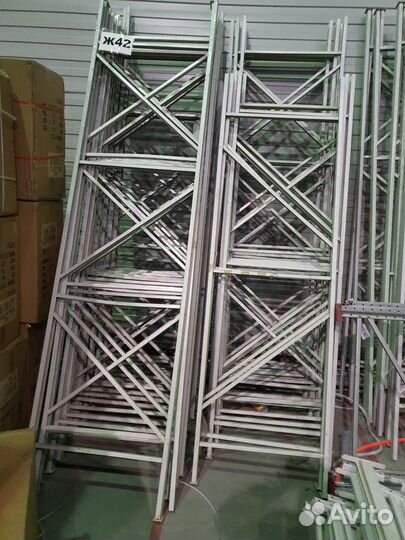 Стеллажи среднегрузовые с полками б/у