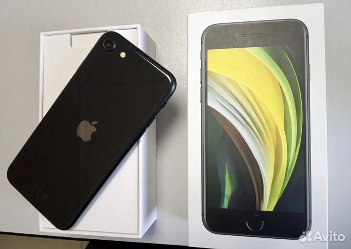 iPhone SE, 64 ГБ