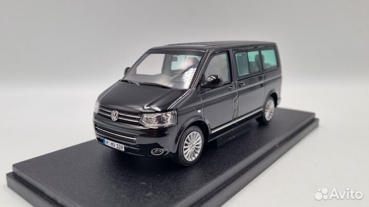 Модель Volkswagen T5 Multivan black