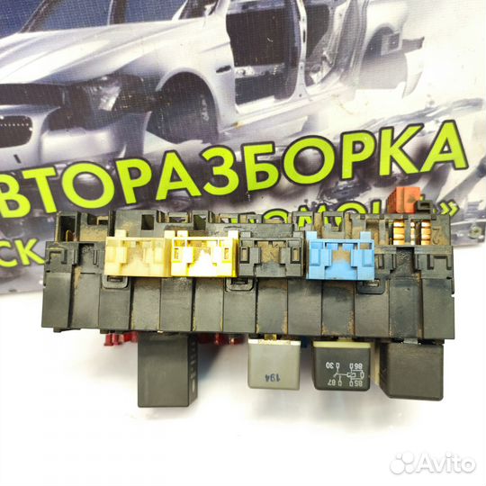 Блок предохранителей Volkswagen Vento