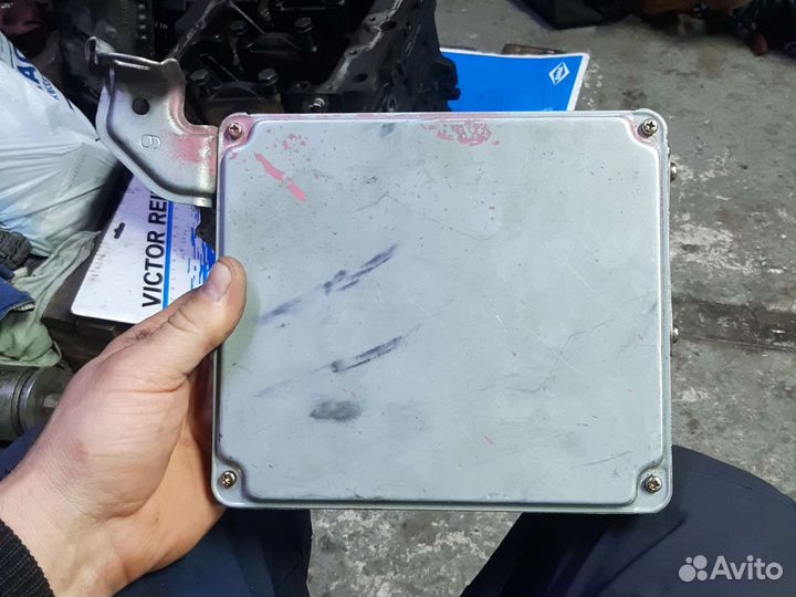 Блок управления двигателем Toyota