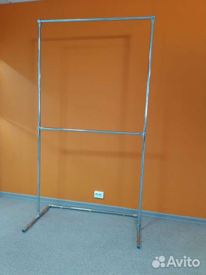 Вешалка напольная новая (над комодом)