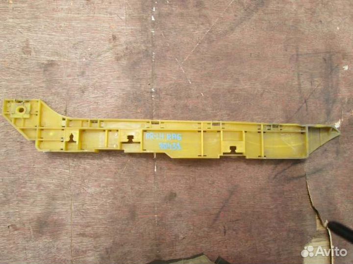 Крепление бампера заднее левое Honda Odyssey RA6