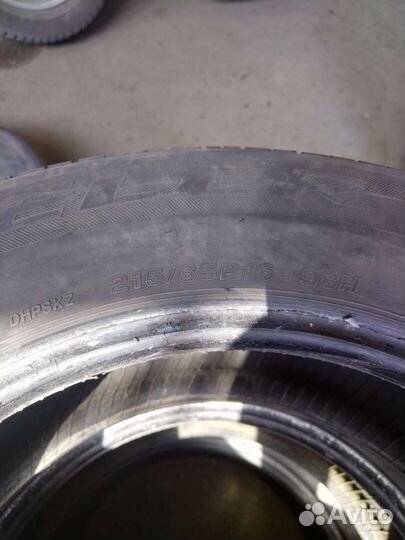 Bridgestone Dueler H/P 215/65 R16