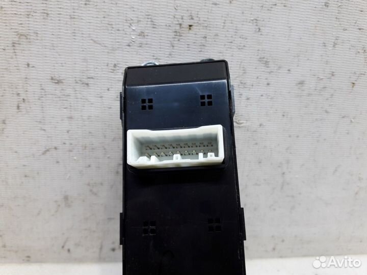 Блок управления стеклоподъемниками Hyundai Creta