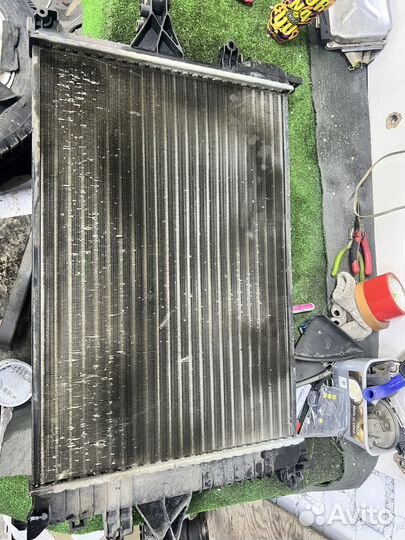 Радиатор охлаждения volvo s60