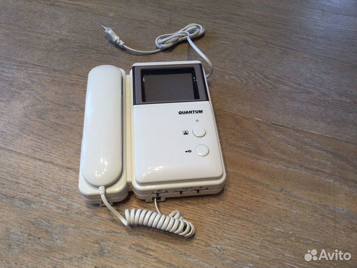 Видеодомофон Quantum с цветным дисплеем