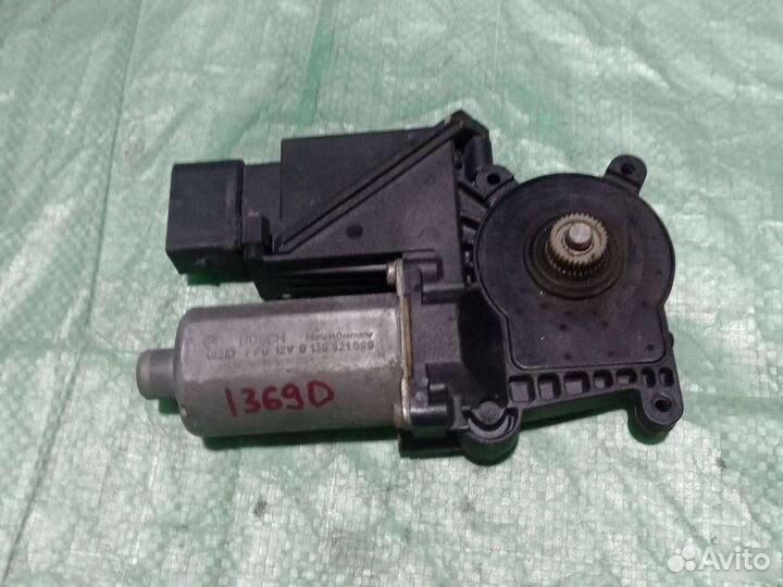 Мотор стеклоподъемника задний Mercedes-Benz W210