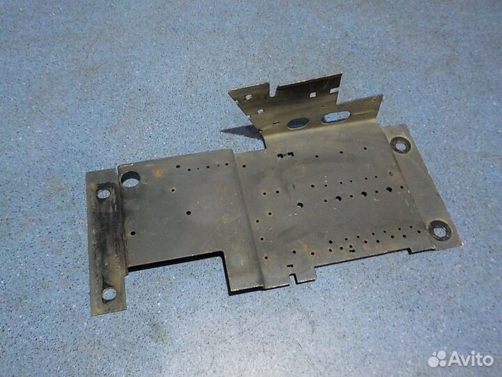 A9305451682 Кронштейн АКБ Mercedes Benz