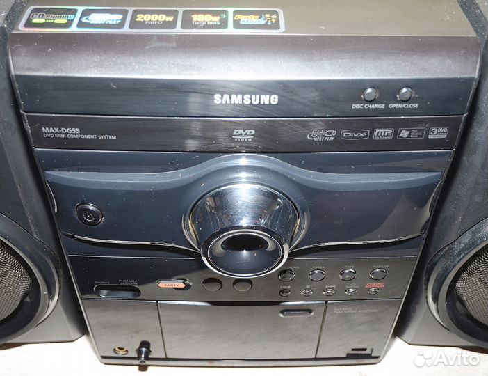 Музыкальный центр