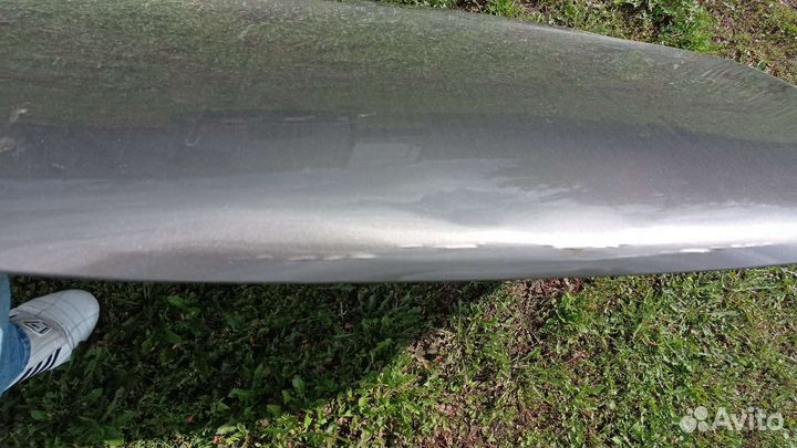 Капот на Гранту