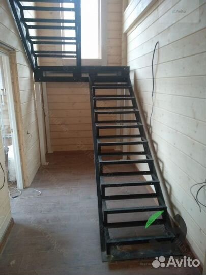 Лестница из металла