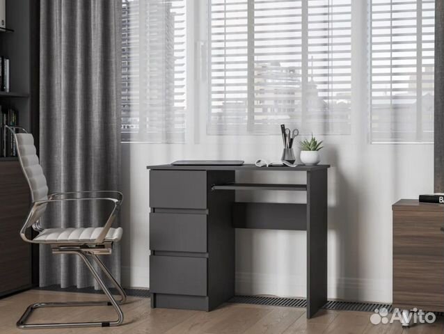 Стол письменный с ящиками