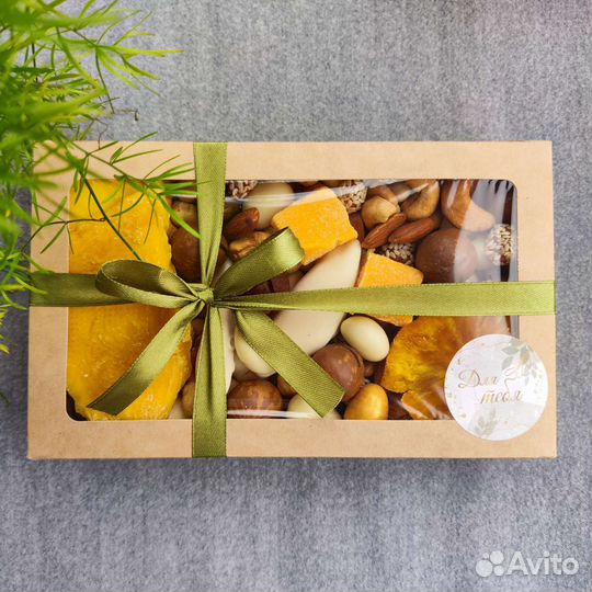 Подарок орехи и сухофрукты 1 сентября