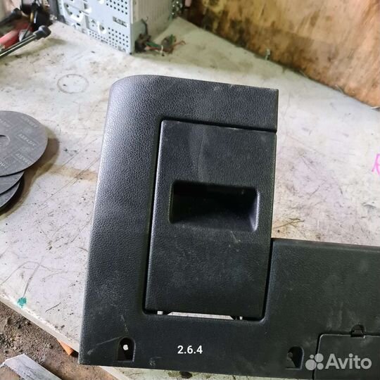 Бардачок водителя Ford fiesta mk5