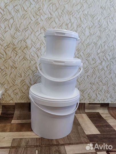 Ведро пластиковое с крышкой