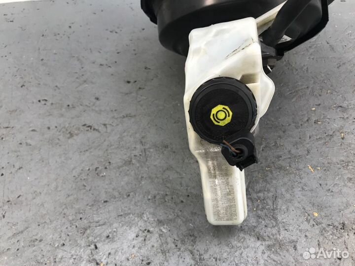 Вакуумный усилитель тормозов Volkswagen Passat