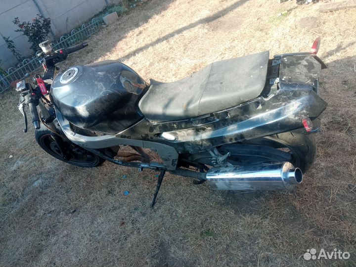 Kawasaki zzr 1100