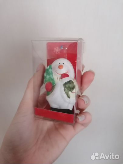 Новогодние статуэтка снеговик