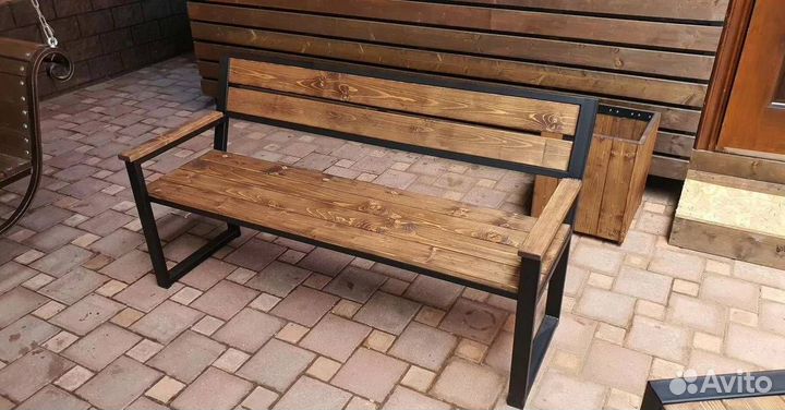 Скамейка деревянная