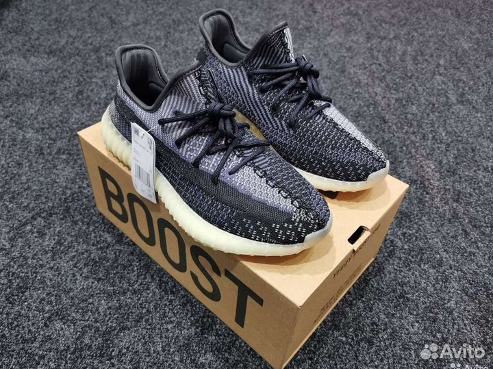 Кроссовки Adidas Yeezy Boost 350 v2 