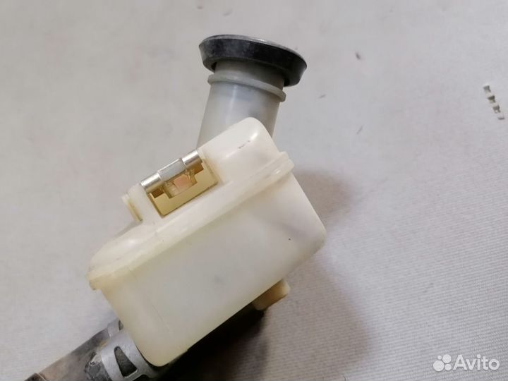 Бачок глав.тормозн.цилиндра Toyota Lite Ace 1989