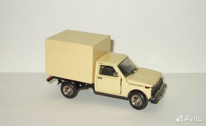 Ваз 2121 LADA Нива Бизон Агат Тантал Досуг 1:43