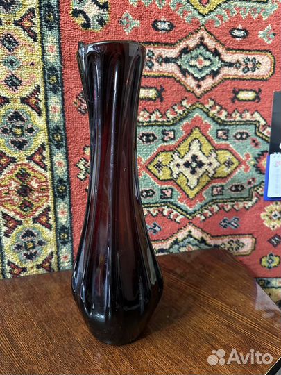 Ваза из красного стекла СССР